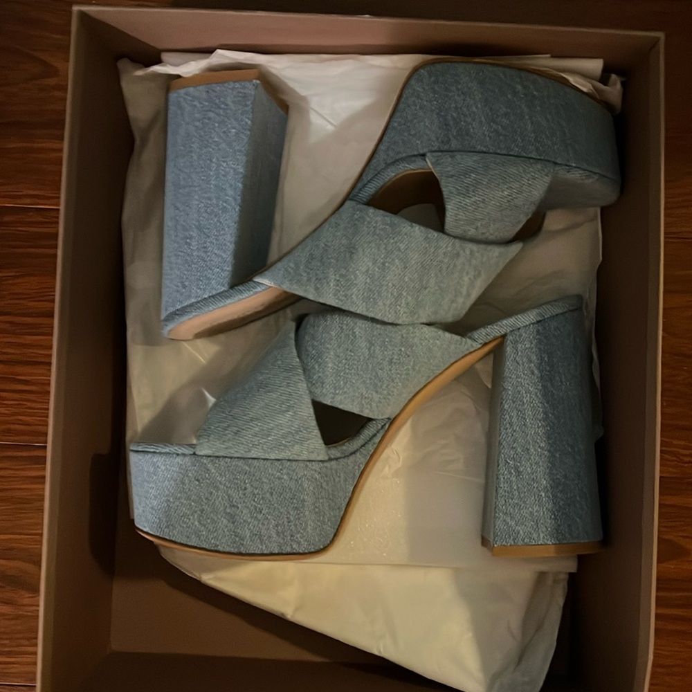 NWOT Gianvito Rossi denim mules-37 1/2(US 6-6 1/2)